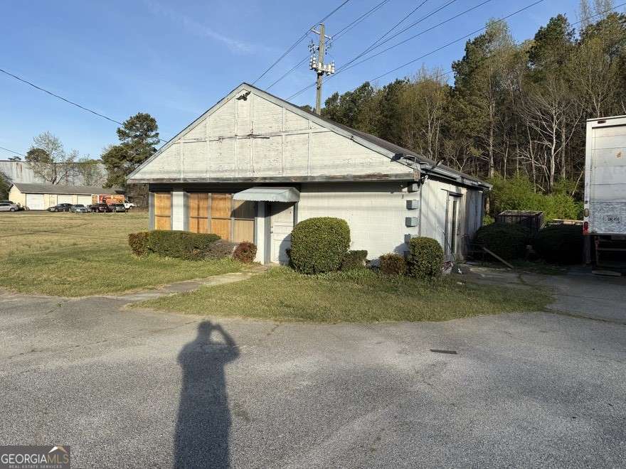 528 Braselton Highway Property Photo 4