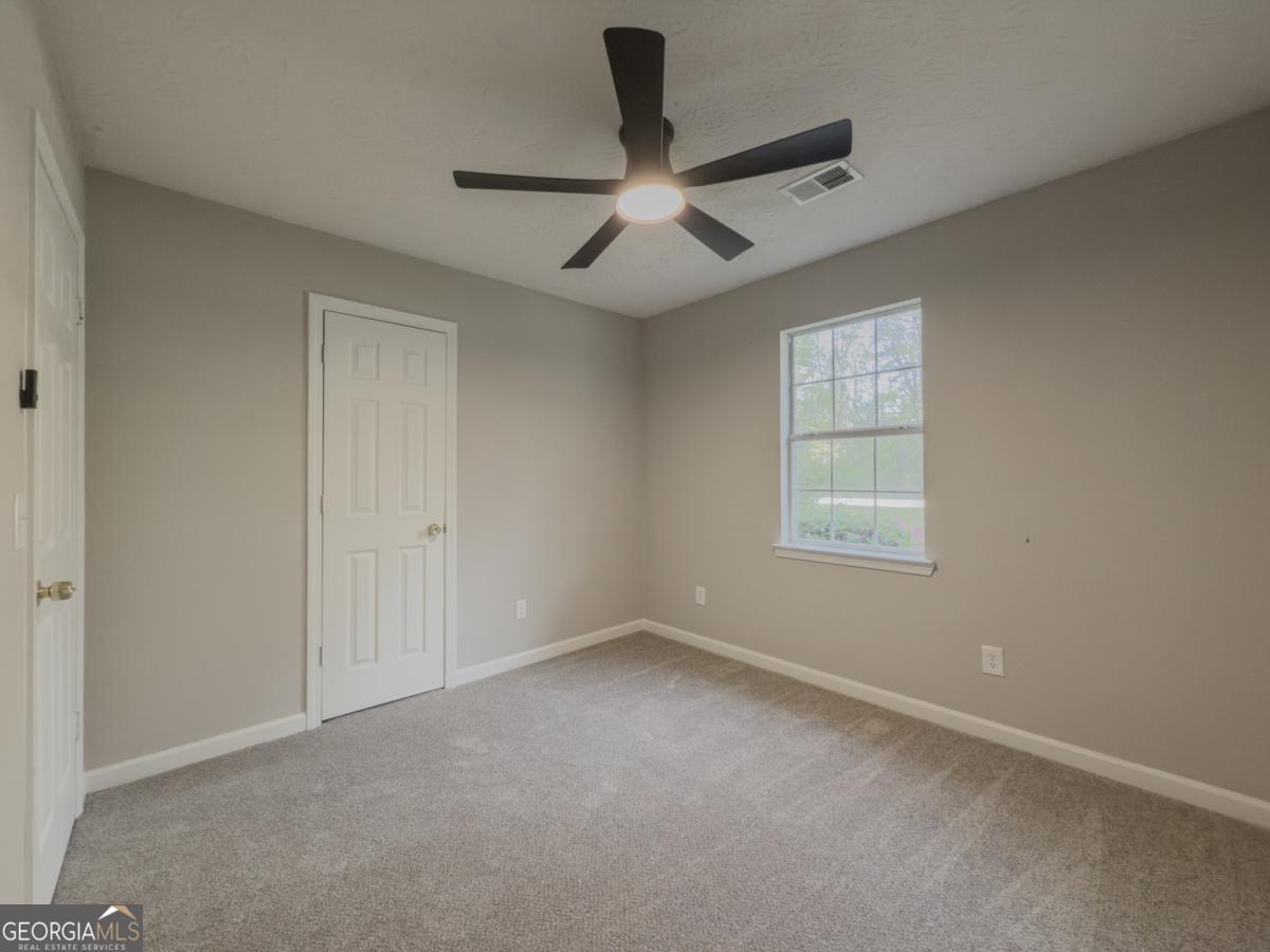 175 Stoneview Circle Property Photo 8