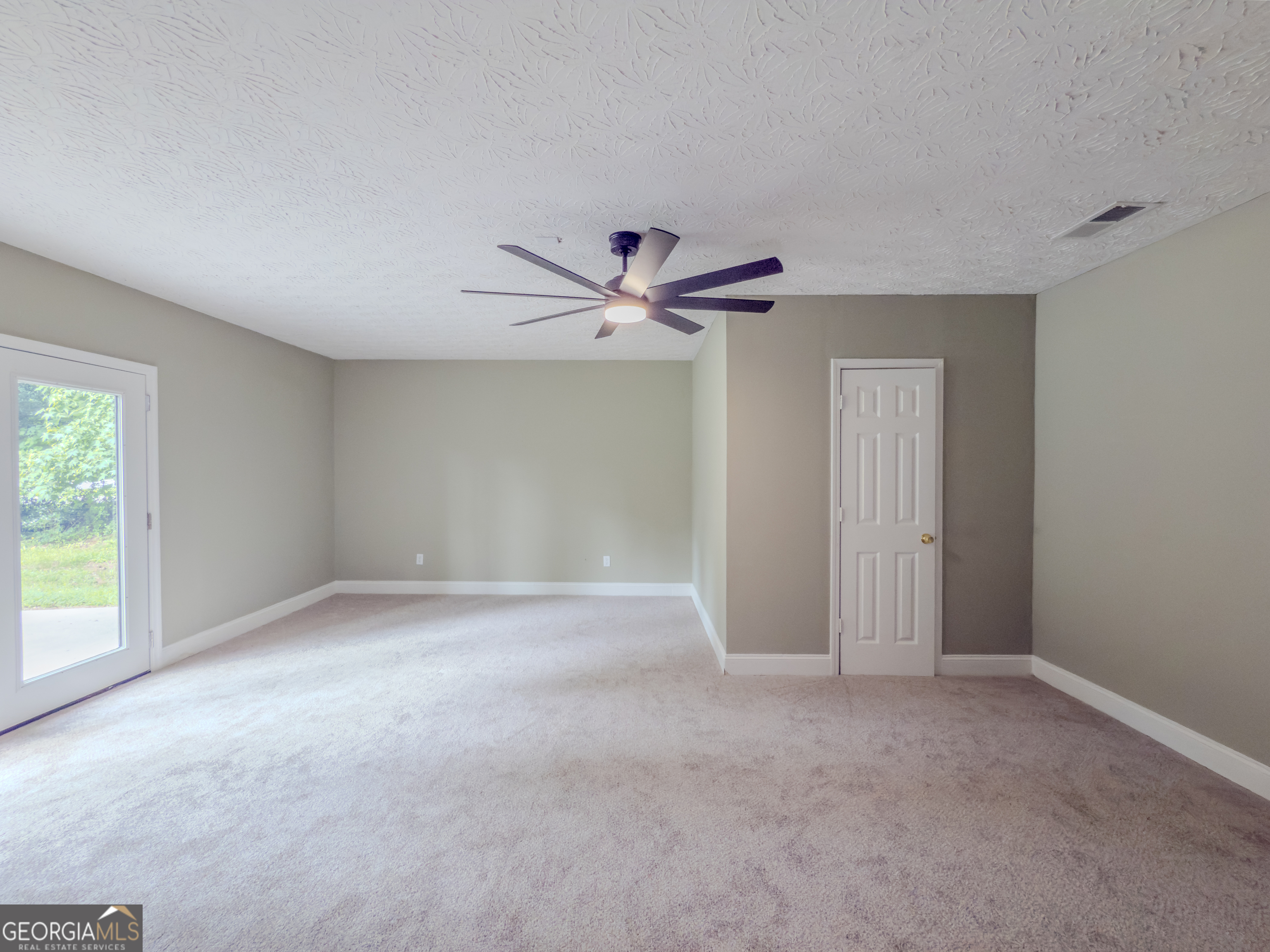 175 Stoneview Circle Property Photo 14