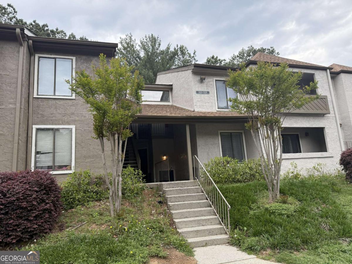 323 SEASONS Parkway Property Photo 1