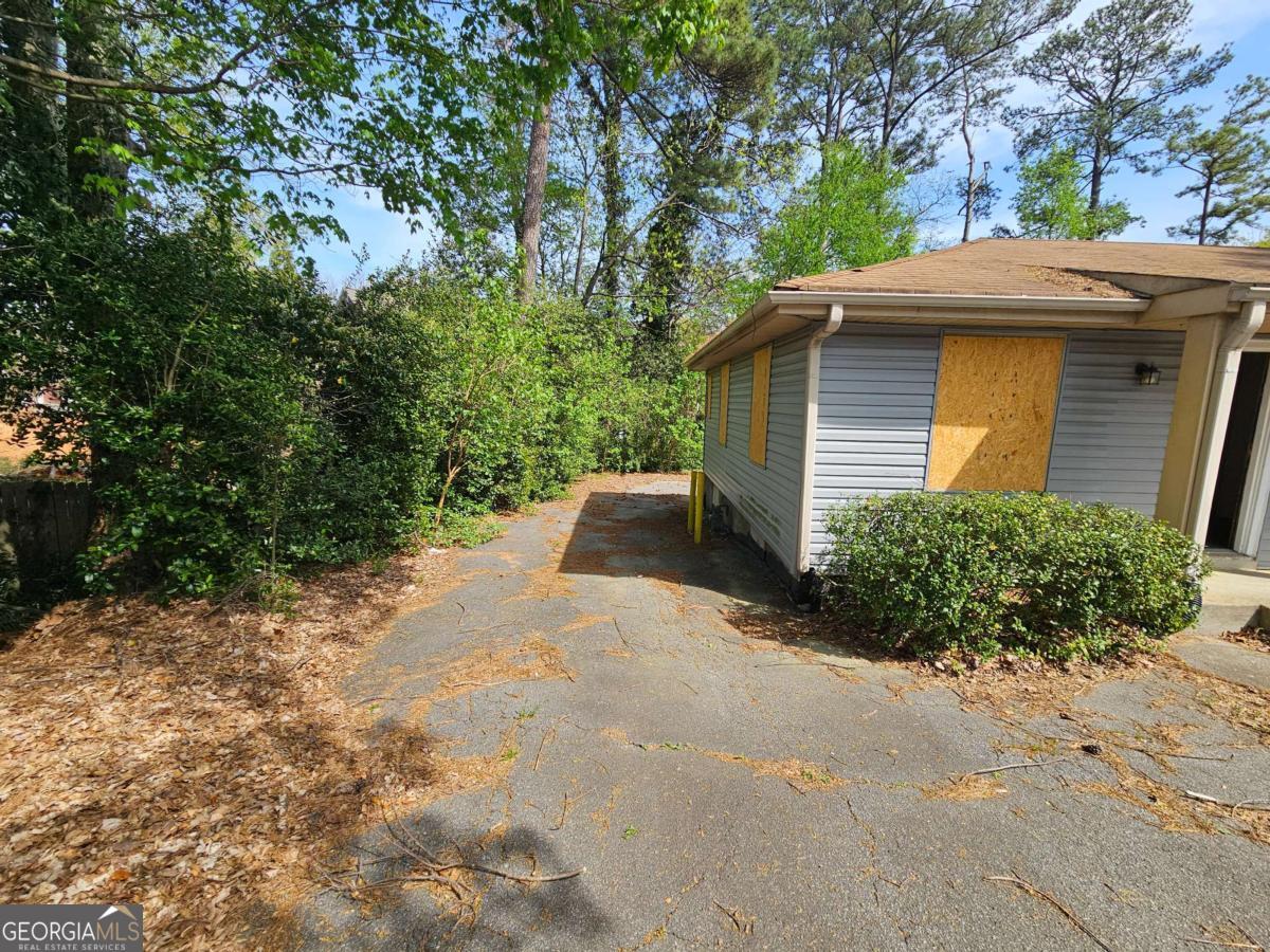 1805 Clairmont Road Property Photo 5