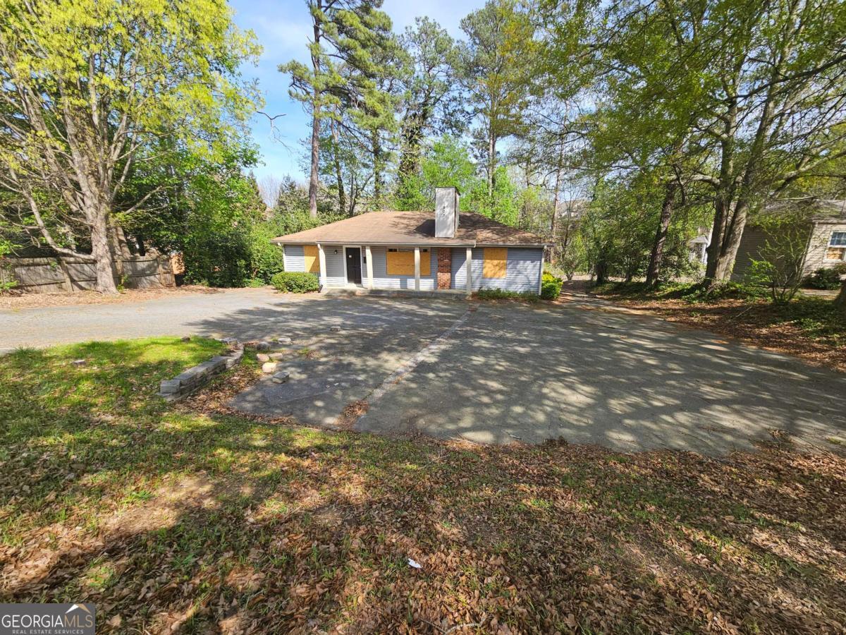 1805 Clairmont Road Property Photo 7