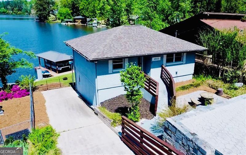 8562 Lake Drive Property Photo