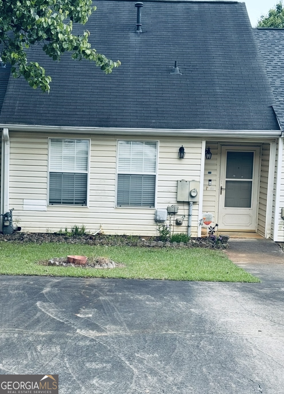 6183 Field Stone Drive Property Photo 1