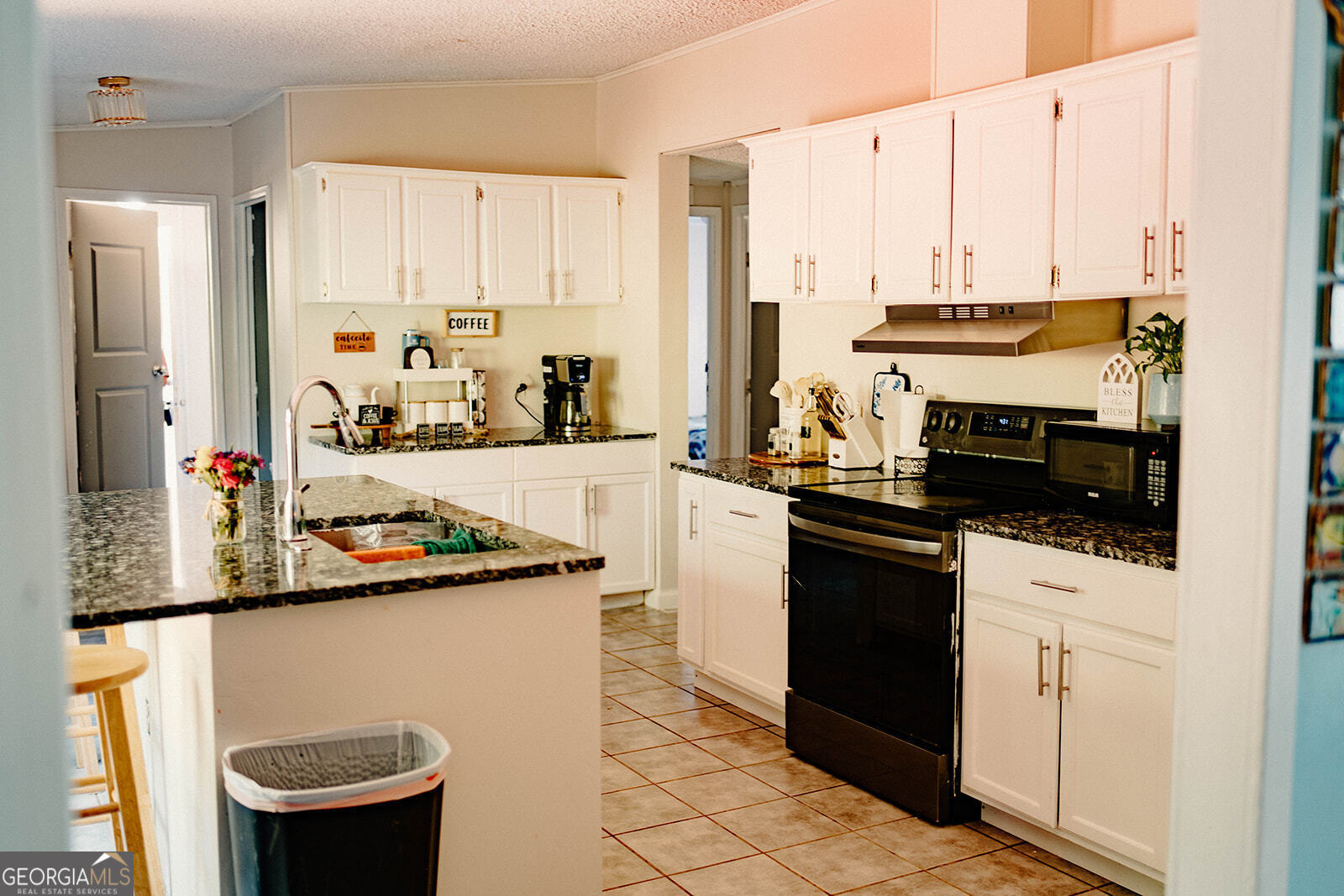 153 Helen Road Property Photo 6