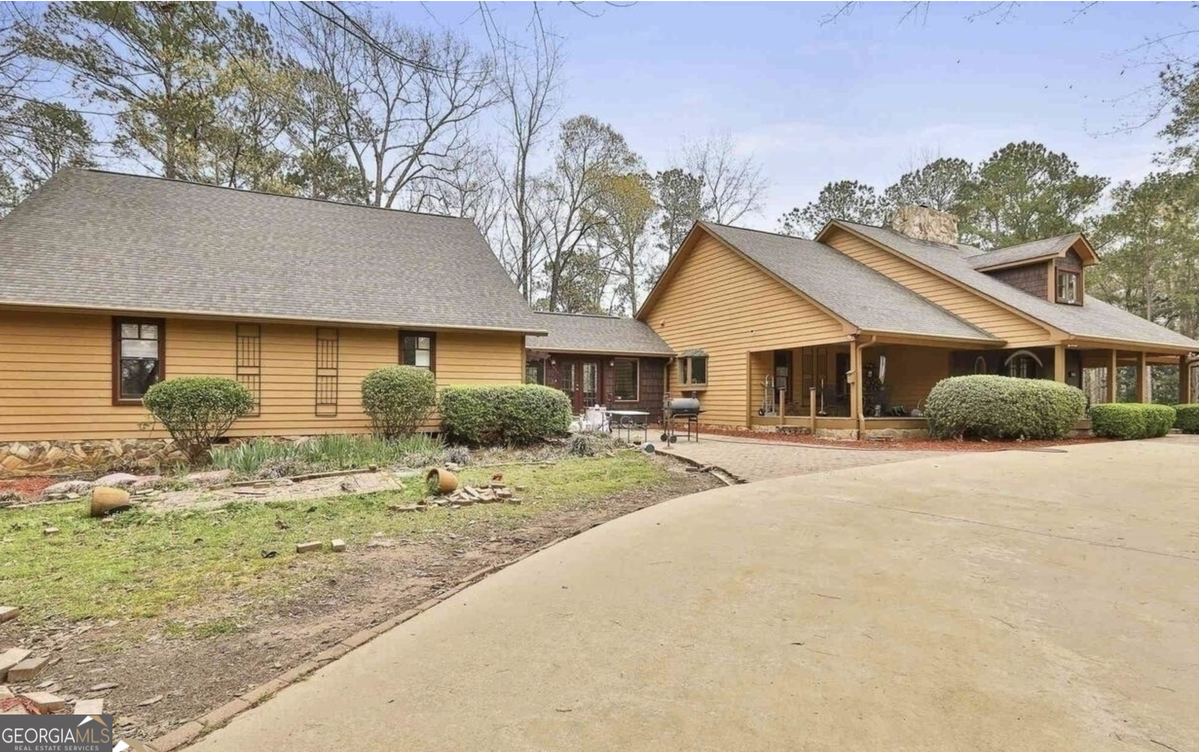 224 Riverbend Drive Property Photo 1