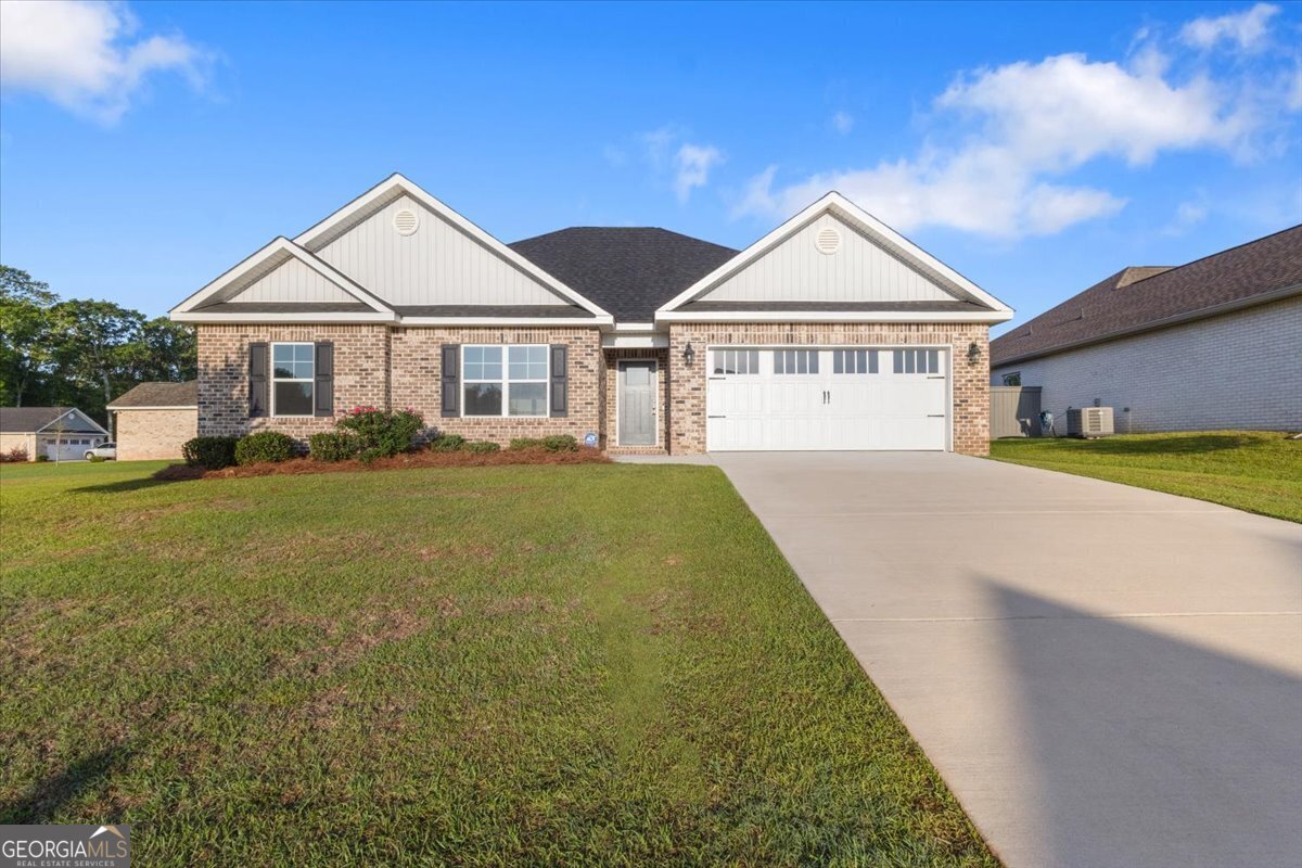 100 Sig Court Property Photo 1