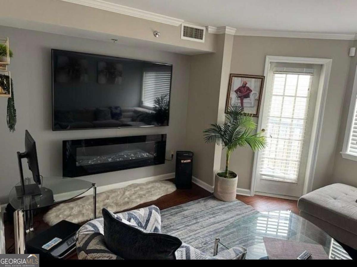 795 Hammond Drive # 813 Property Photo 21