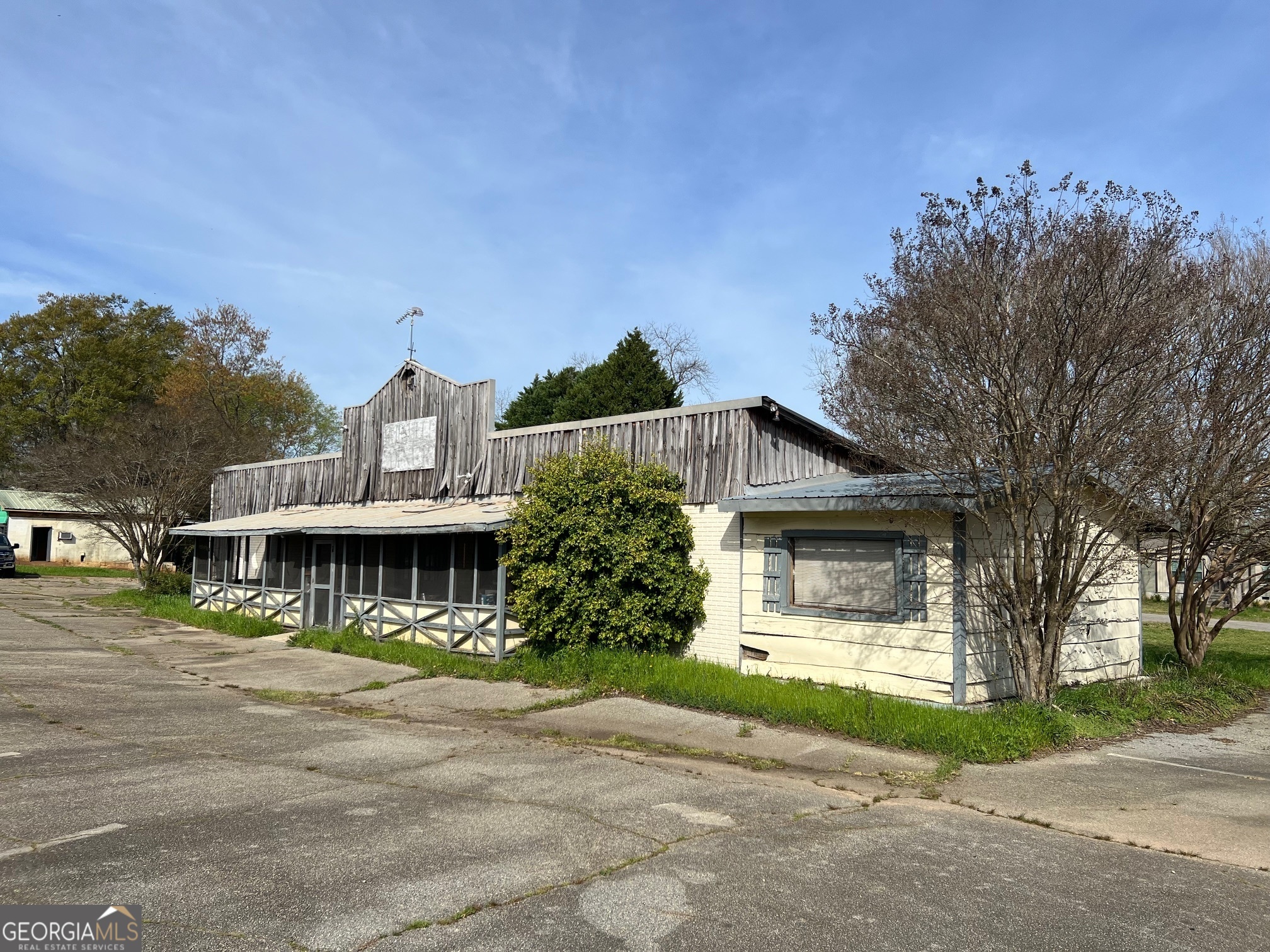 6524 Yatesville Highway Property Photo 3