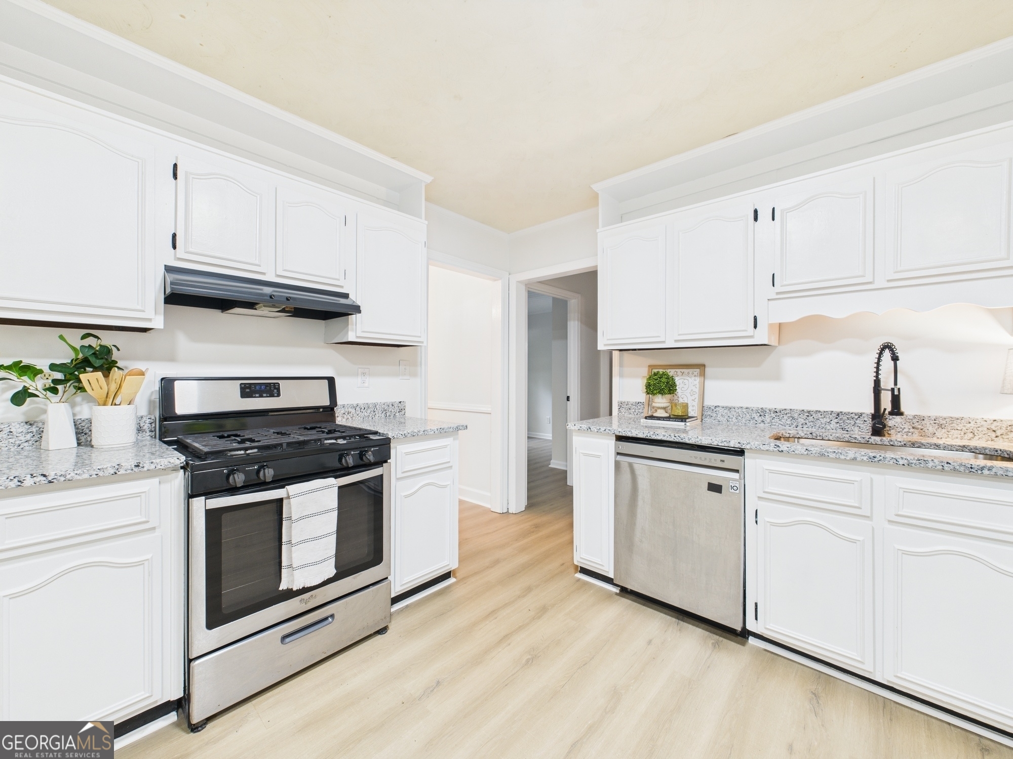 706 Green Street Property Photo 10