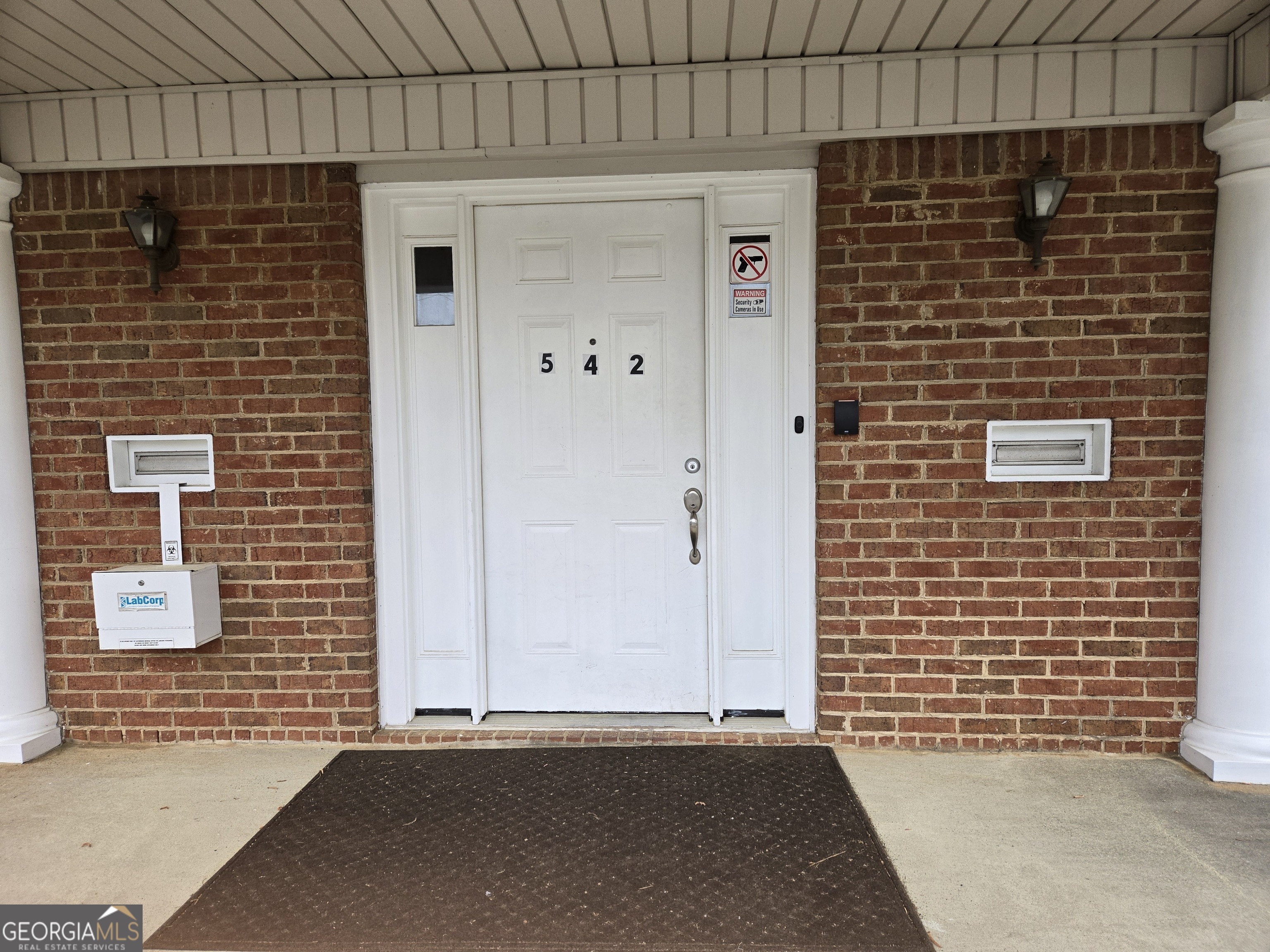 542 Parkwood Way Property Photo 3