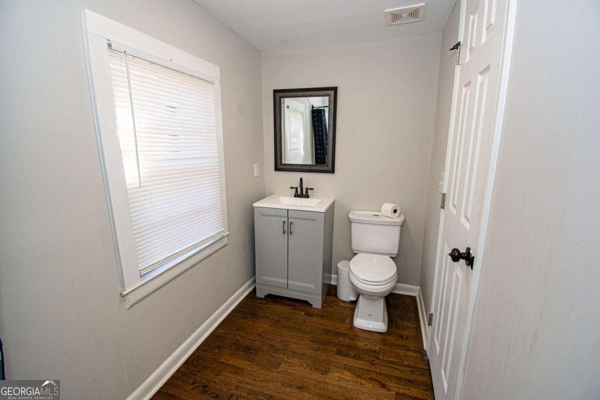 226 Vine Street Property Photo 9