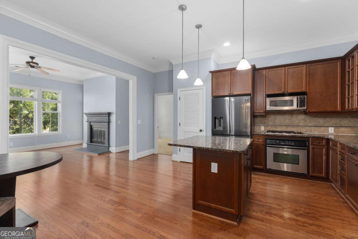 11 Perimeter Center E # 1404