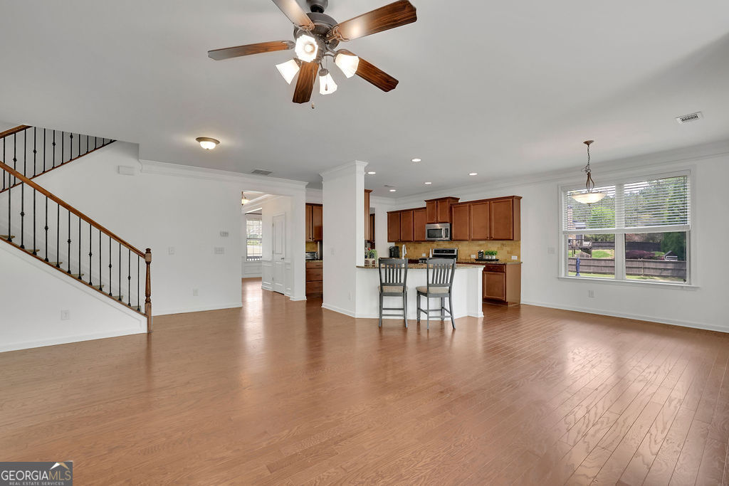 21 Belmore Manor Drive Property Photo 3