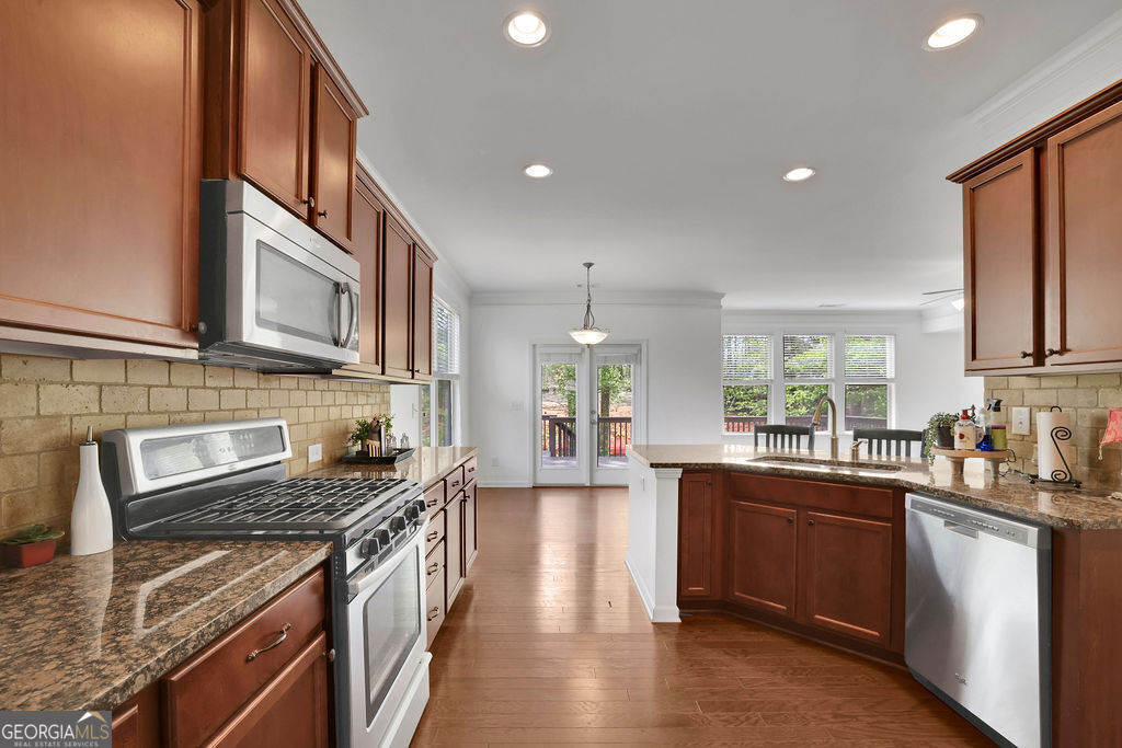 21 Belmore Manor Drive Property Photo 11