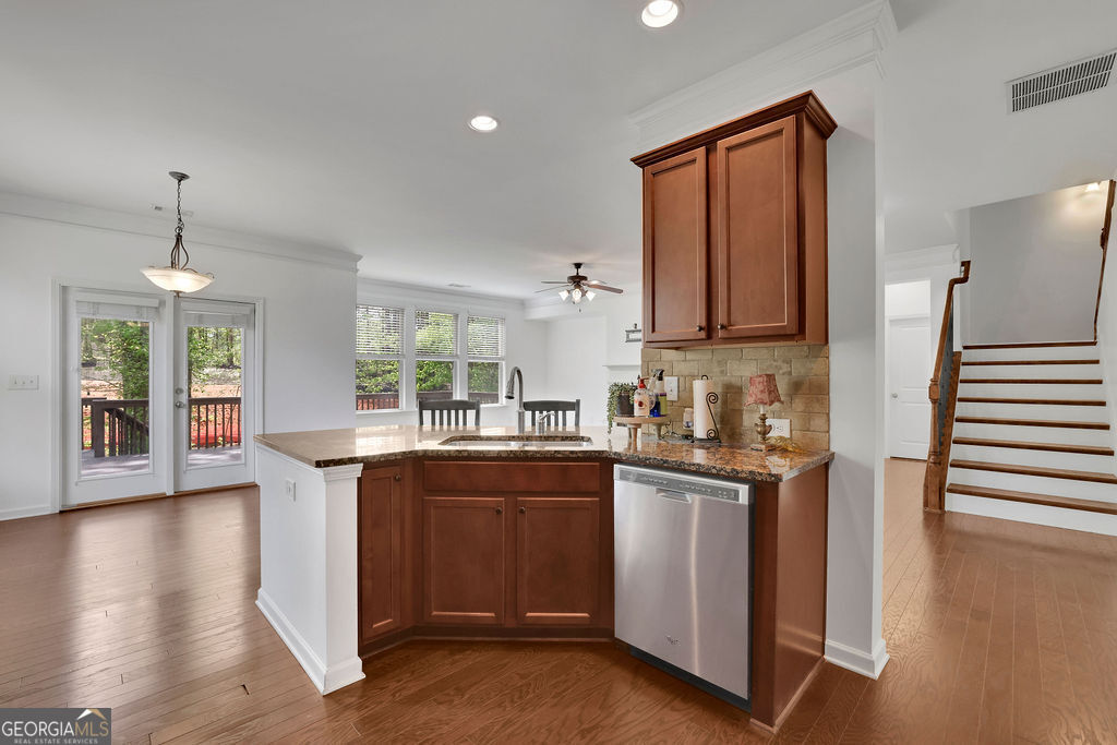 21 Belmore Manor Drive Property Photo 12
