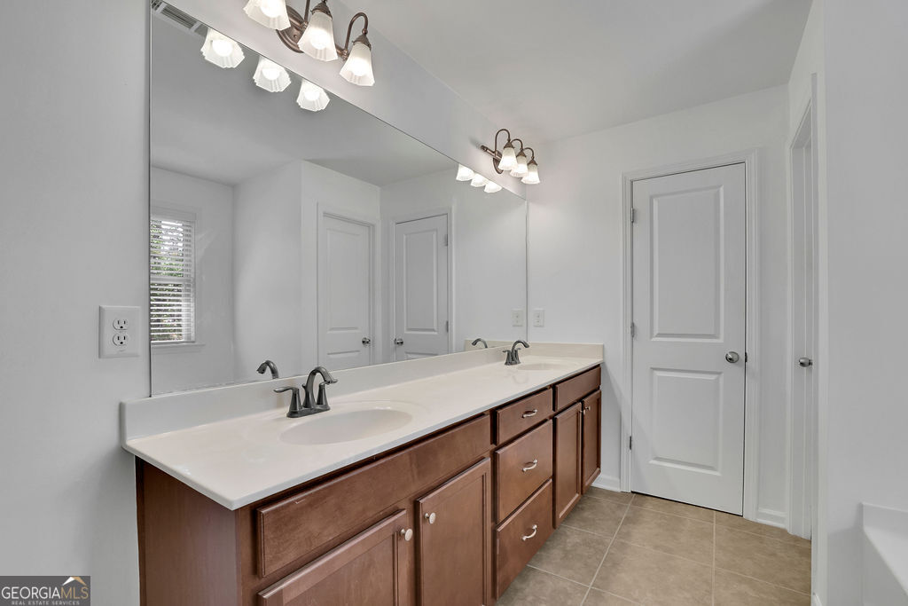 21 Belmore Manor Drive Property Photo 20