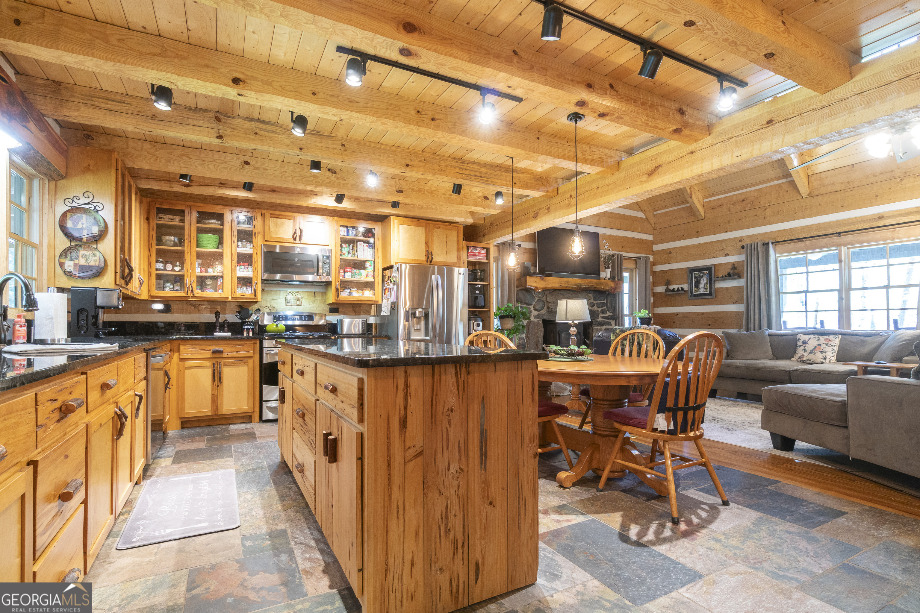 1323 Hooper Road Property Photo 17
