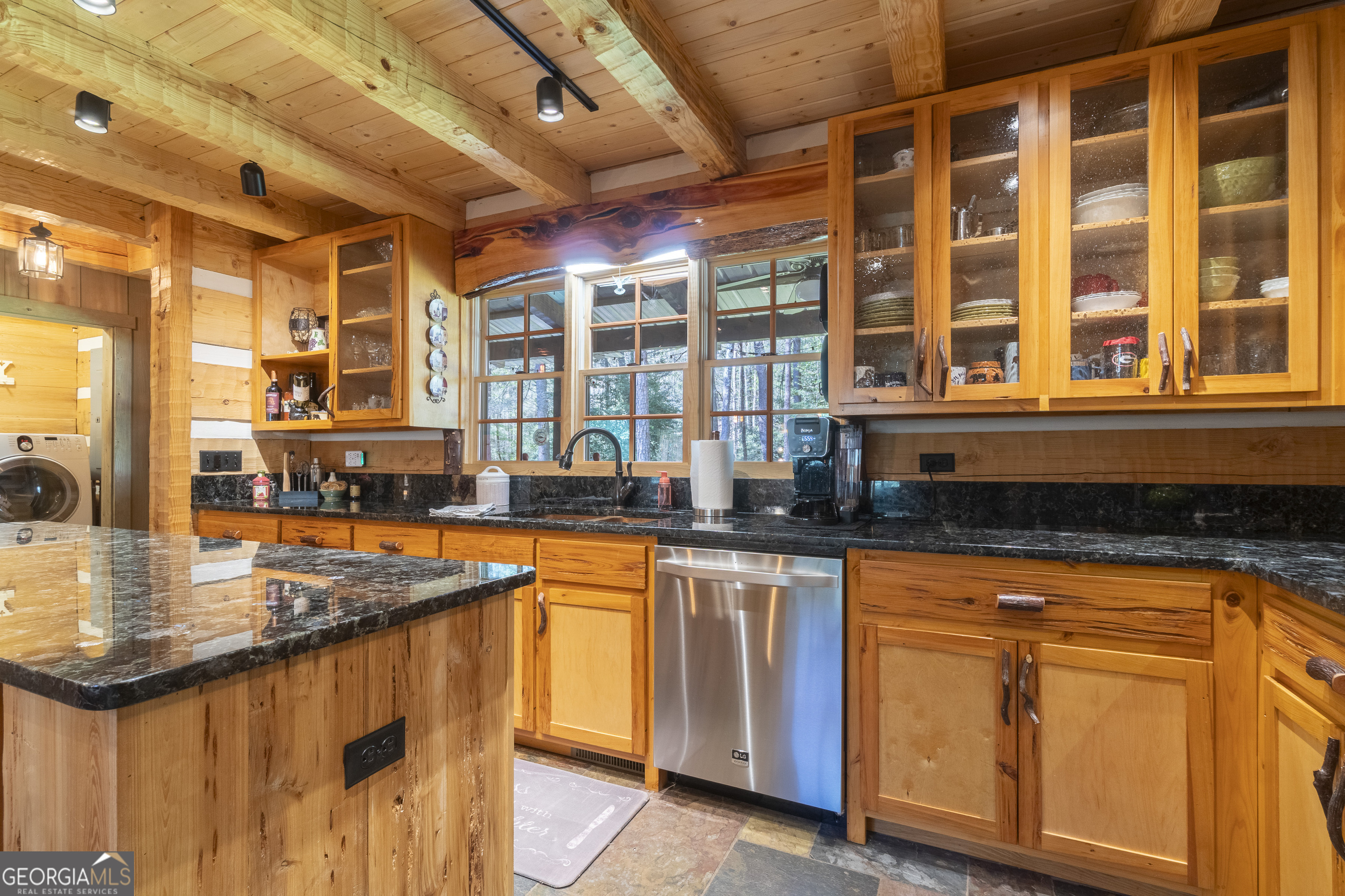1323 Hooper Road Property Photo 20