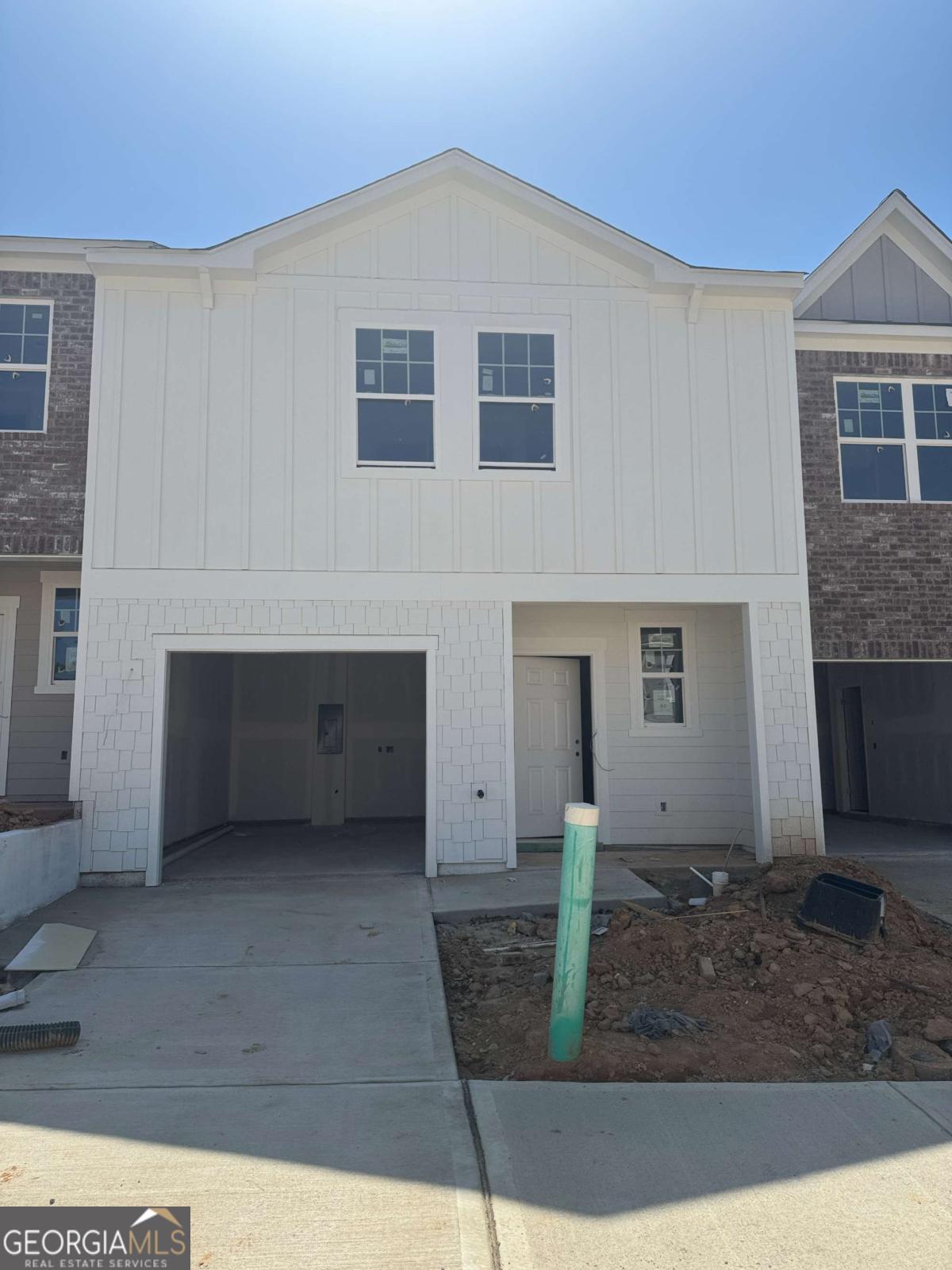 242 Rydal Way Property Photo 1