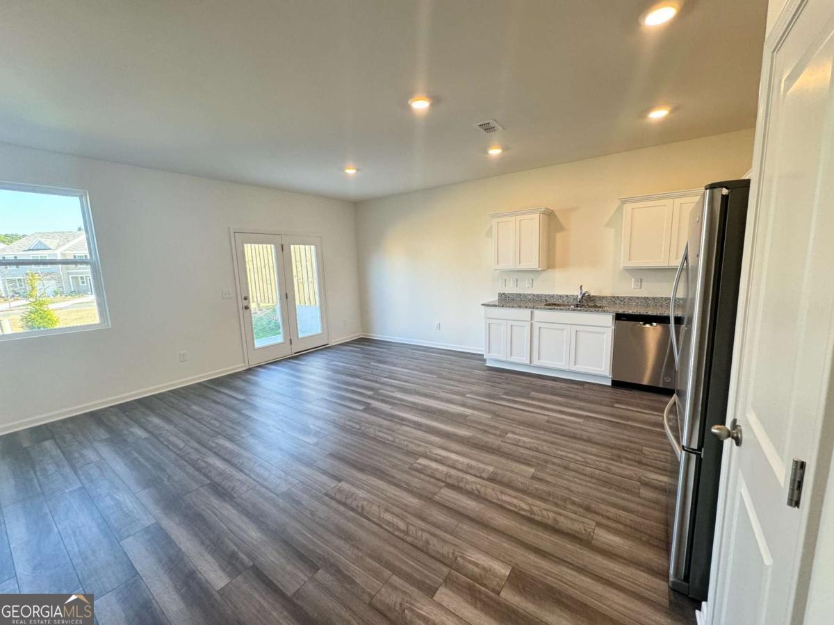 242 Rydal Way Property Photo 3
