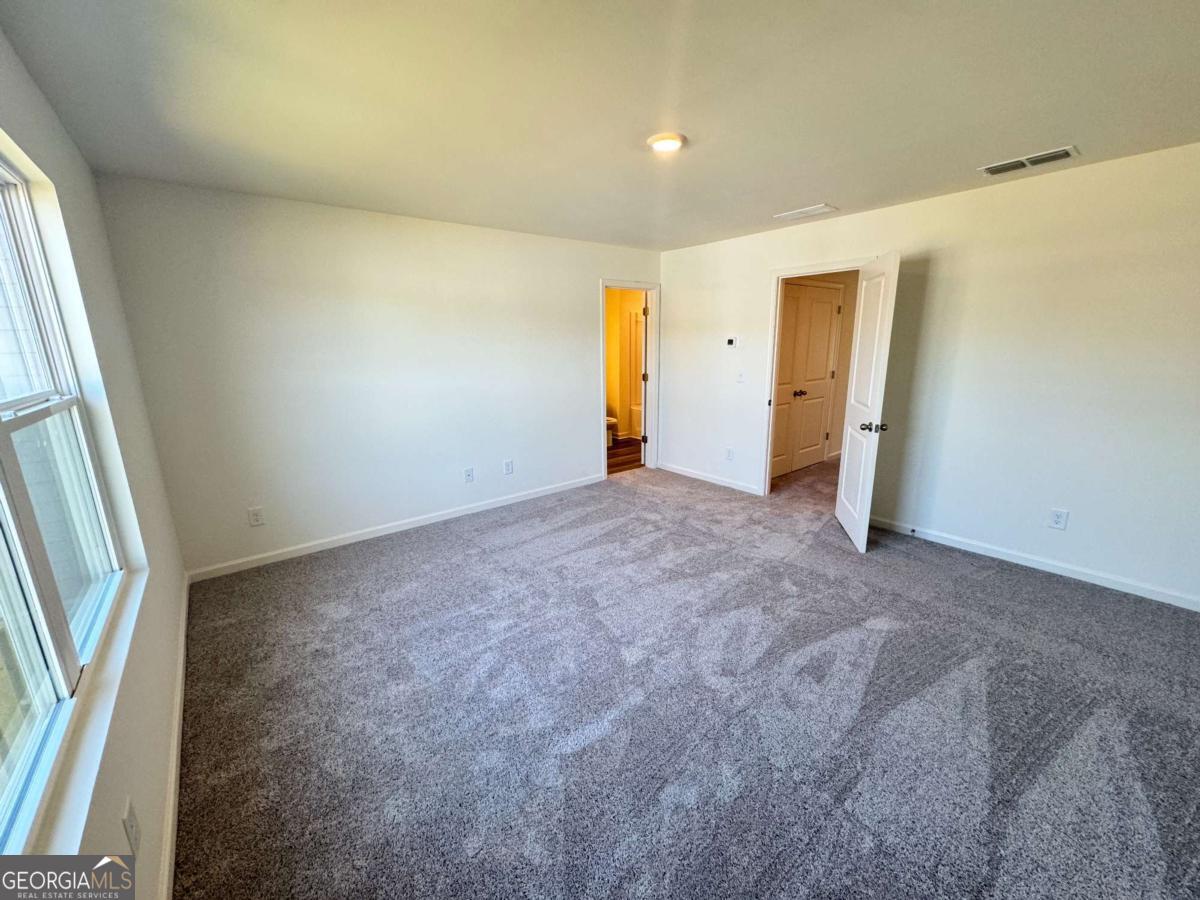 242 Rydal Way Property Photo 5