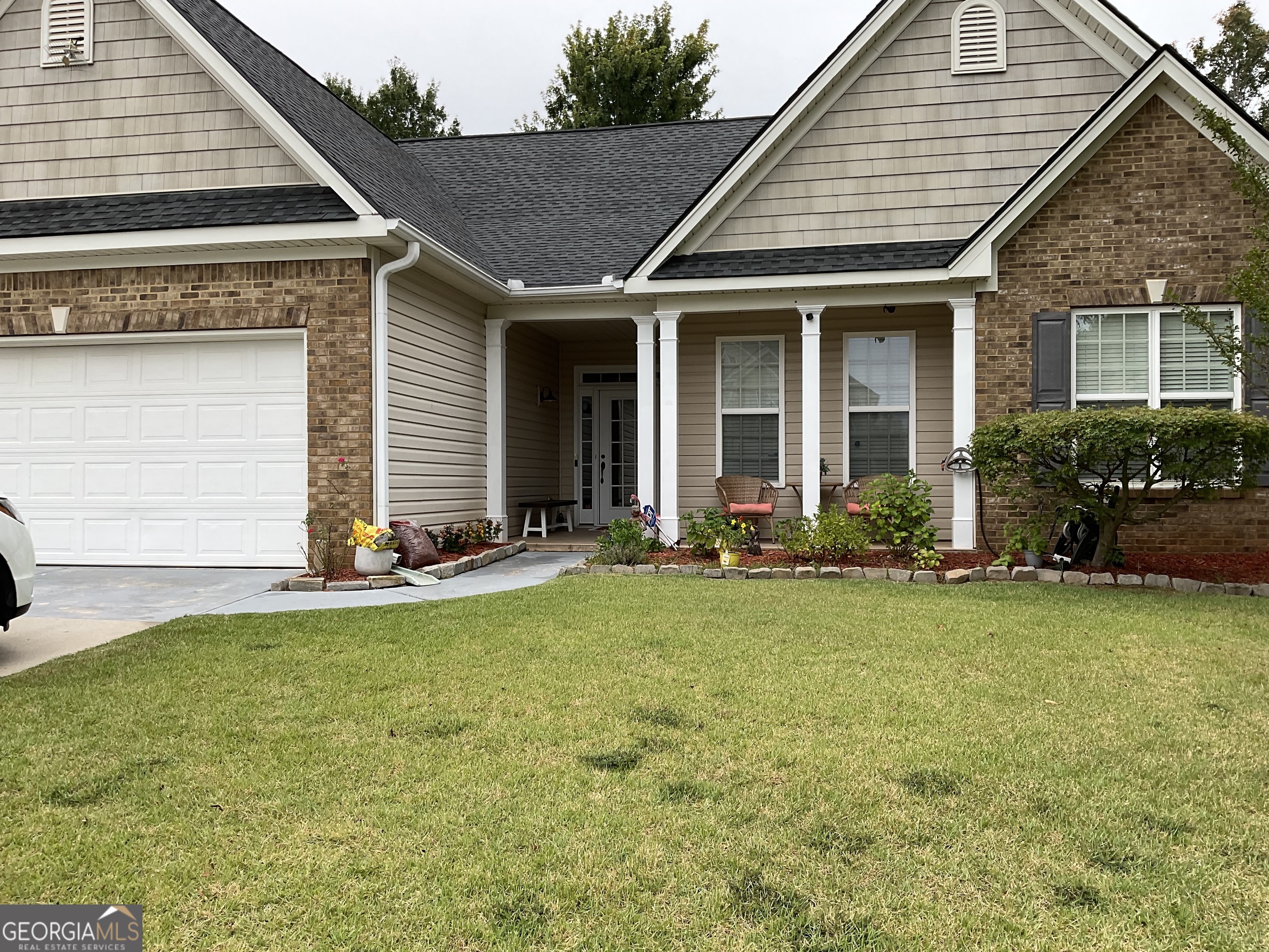 422 Stillwood Drive Property Photo 1