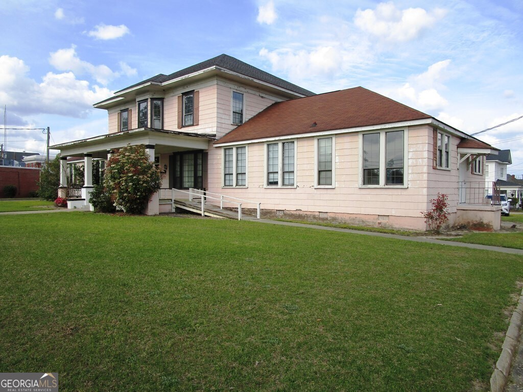 107 Rowe Street Property Photo 2