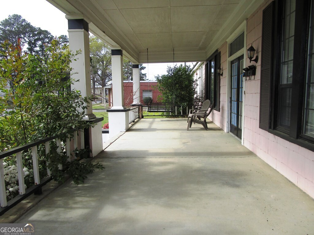 107 Rowe Street Property Photo 5