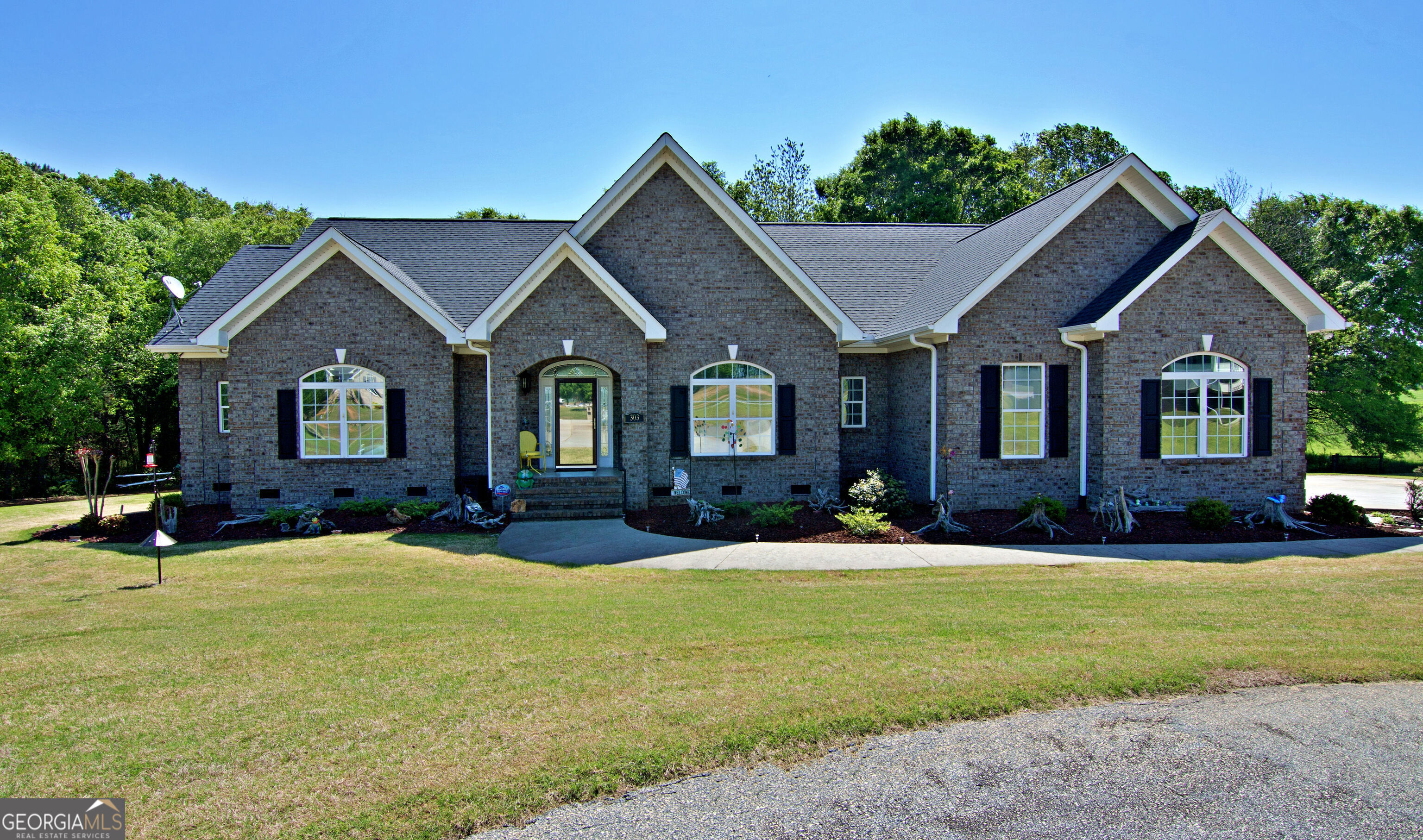 303 Weeping Willow Way Property Photo 1