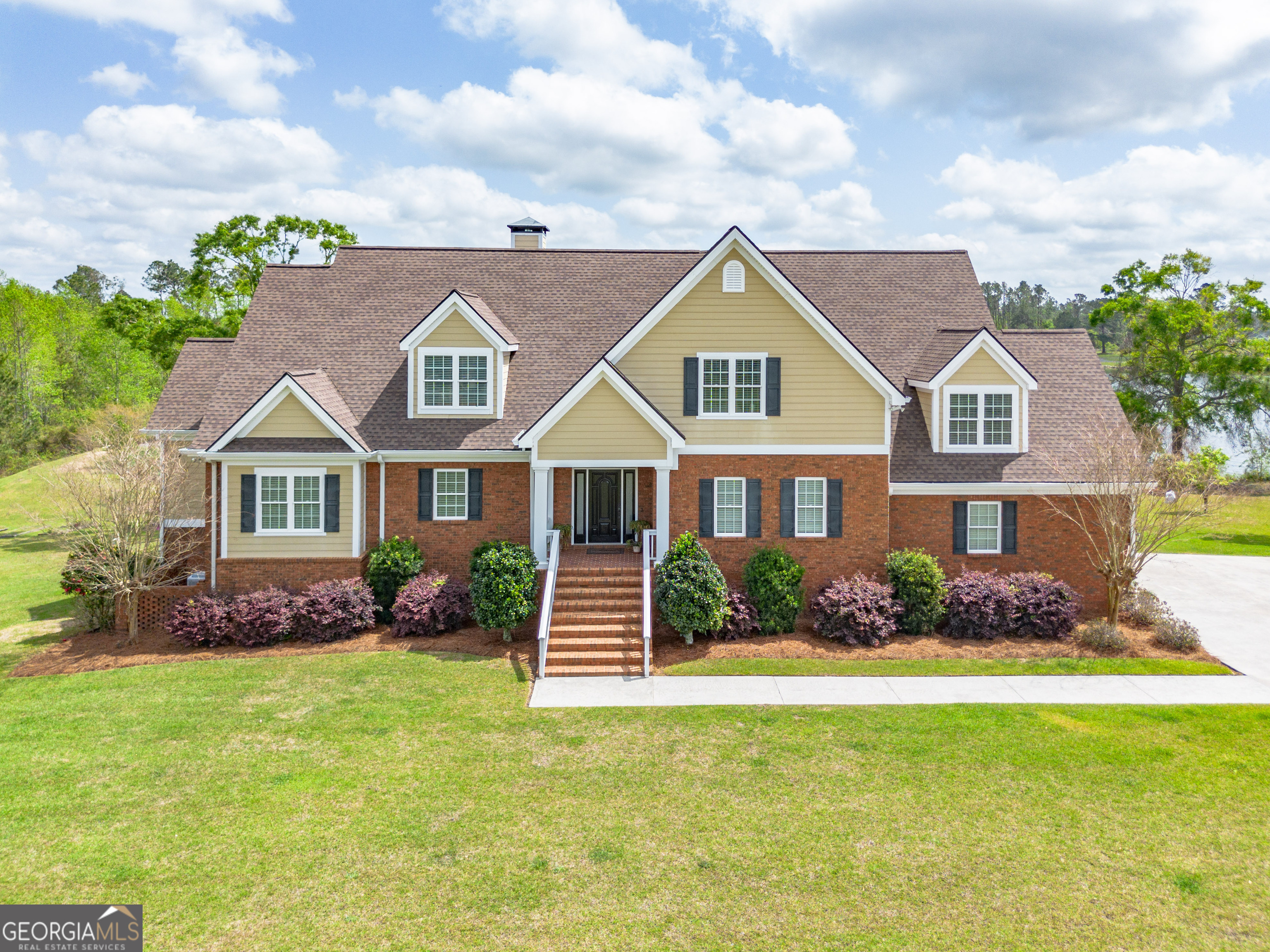 352 Mallard Pointe Drive Property Photo