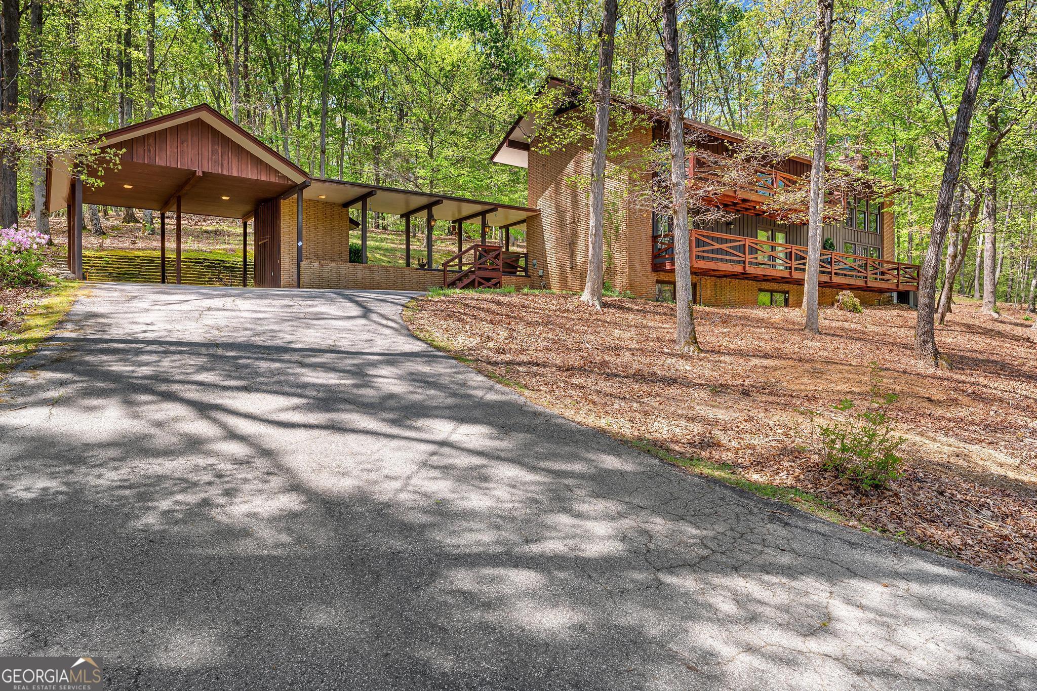 900 Oakhill Rd Property Photo