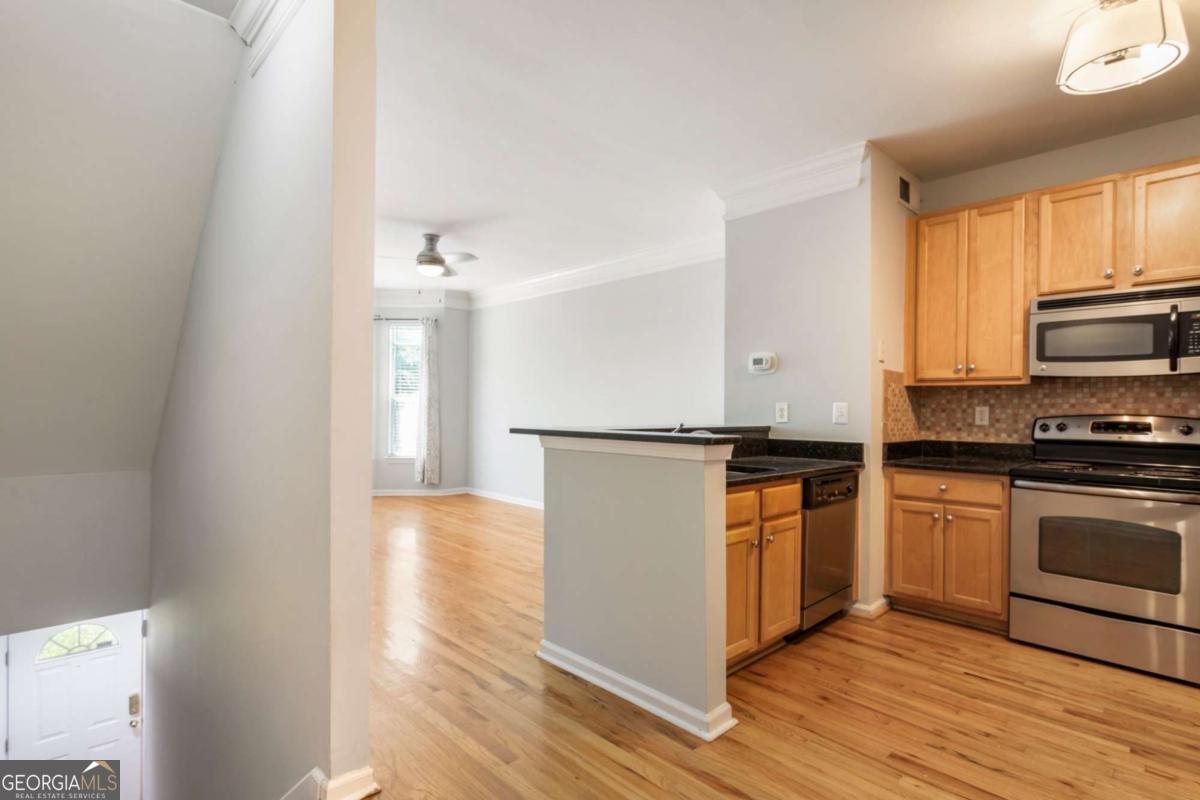 375 Highland Avenue Ne # 1011 Property Photo 5