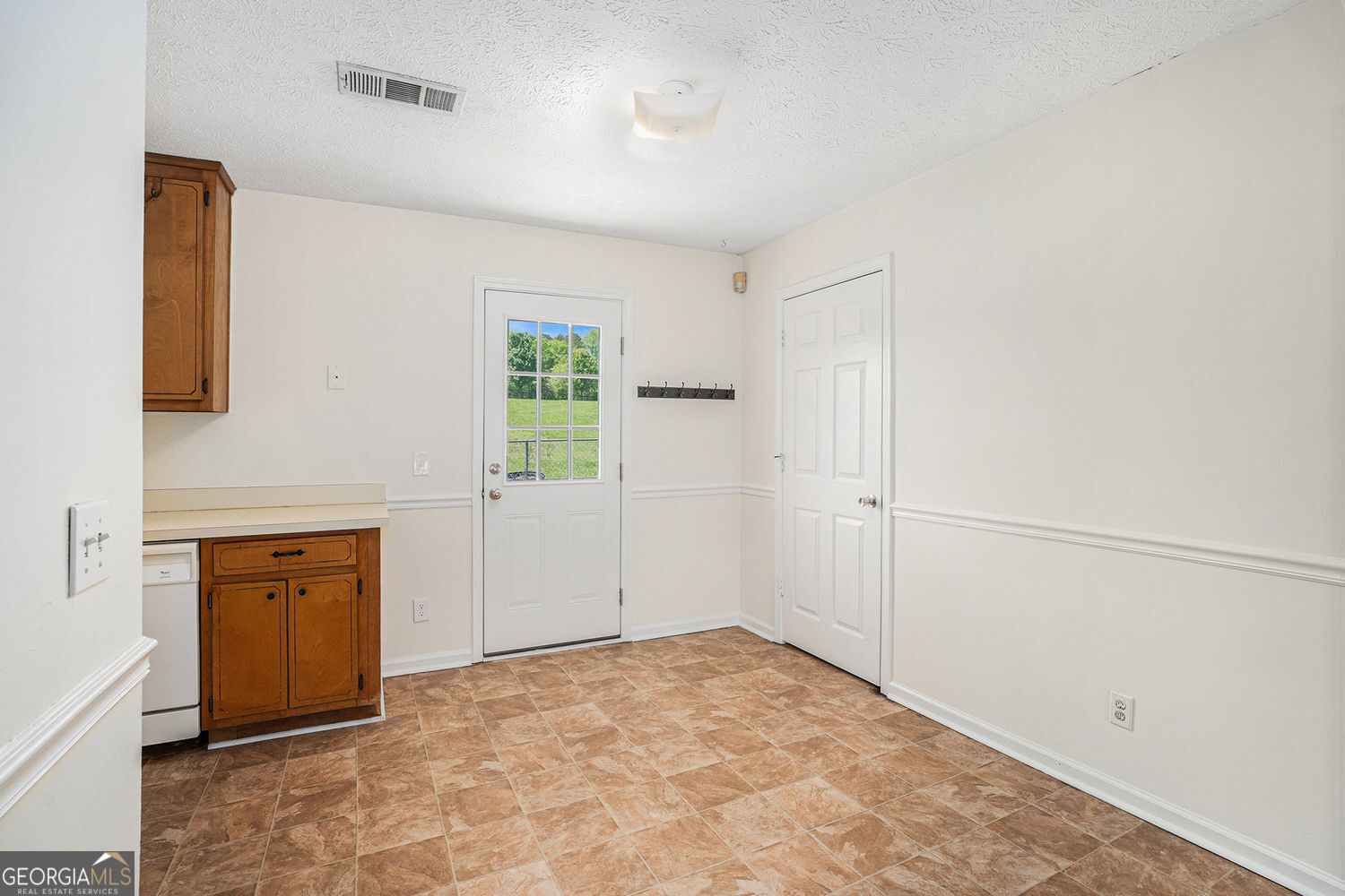 5794 Parks Road Property Photo 4