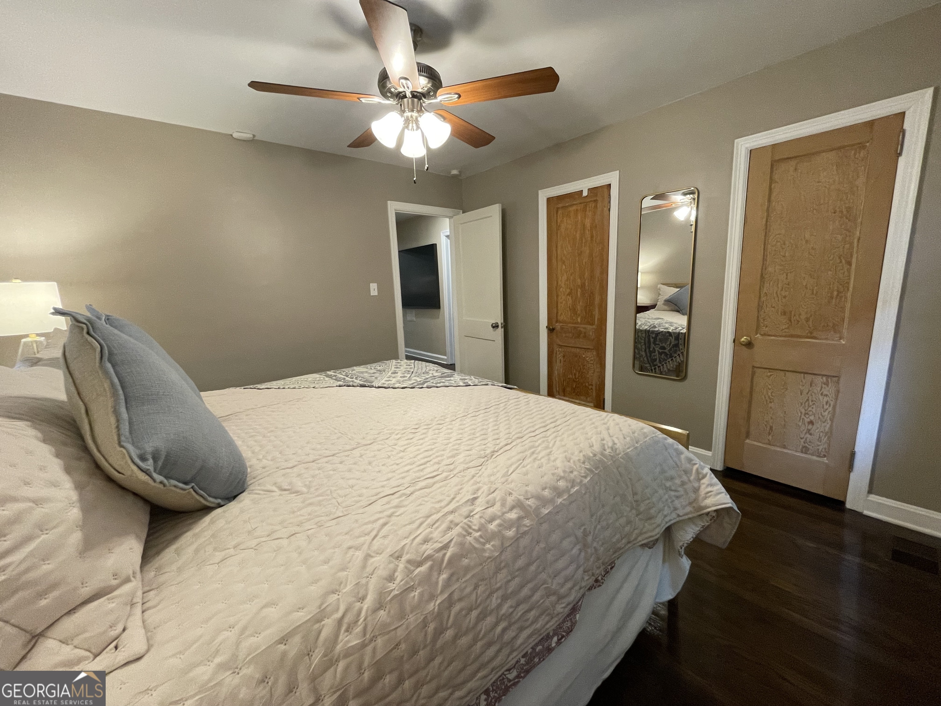 727 Channing Drive Property Photo 3