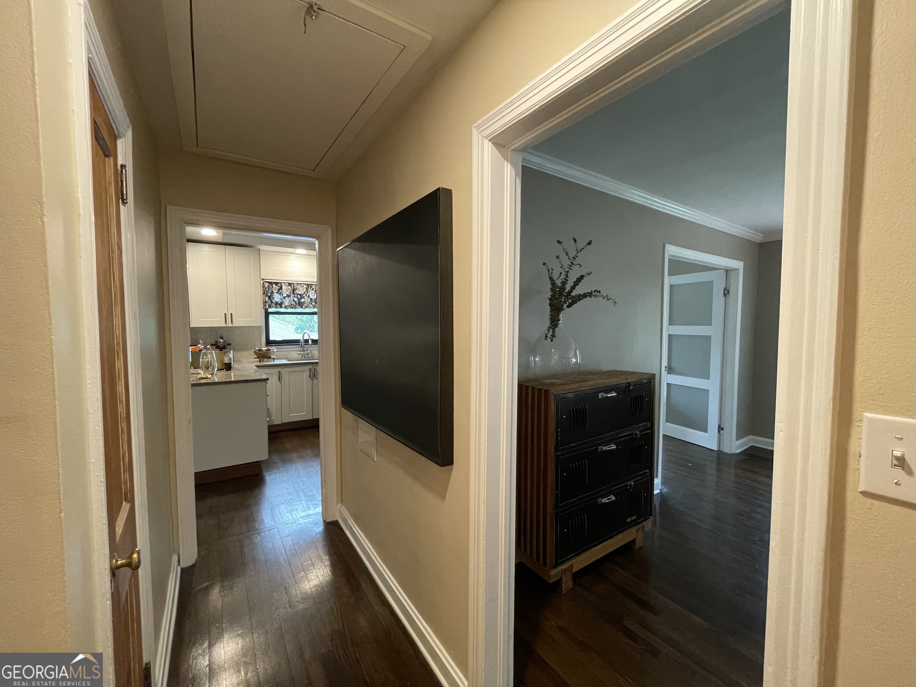 727 Channing Drive Property Photo 5