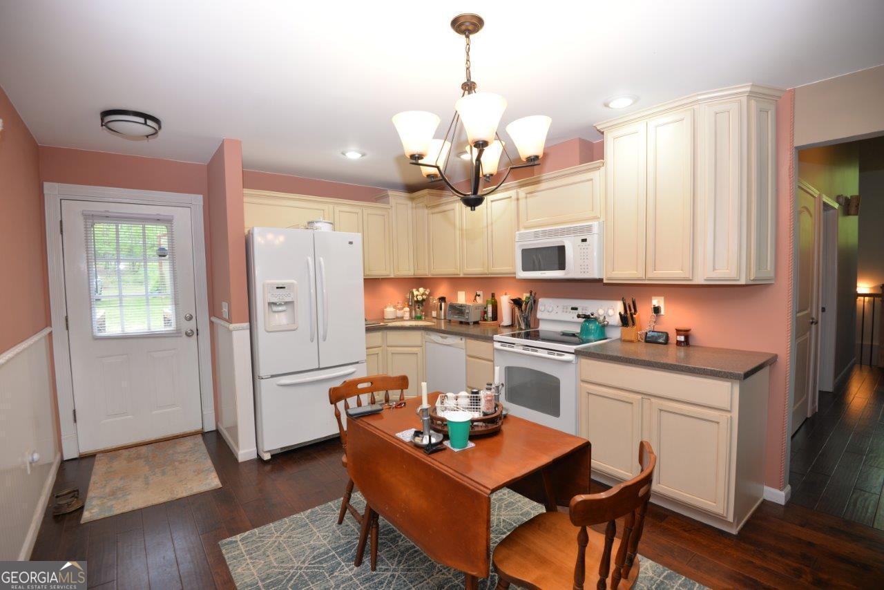 304 Anchor Pointe Drive Property Photo 6