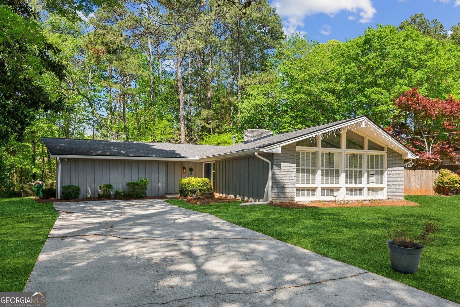 553 Candlewood Drive Property Photo 1