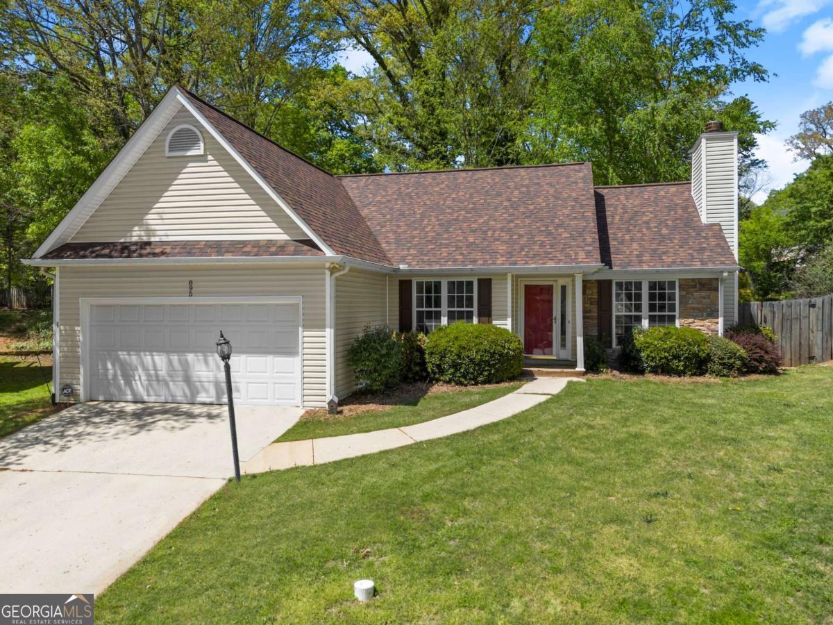 895 Charleston Court Property Photo 6