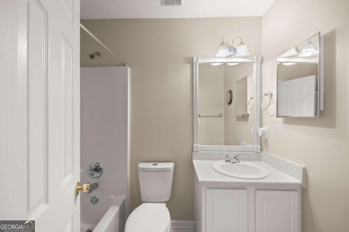 895 Charleston Court Property Photo 18