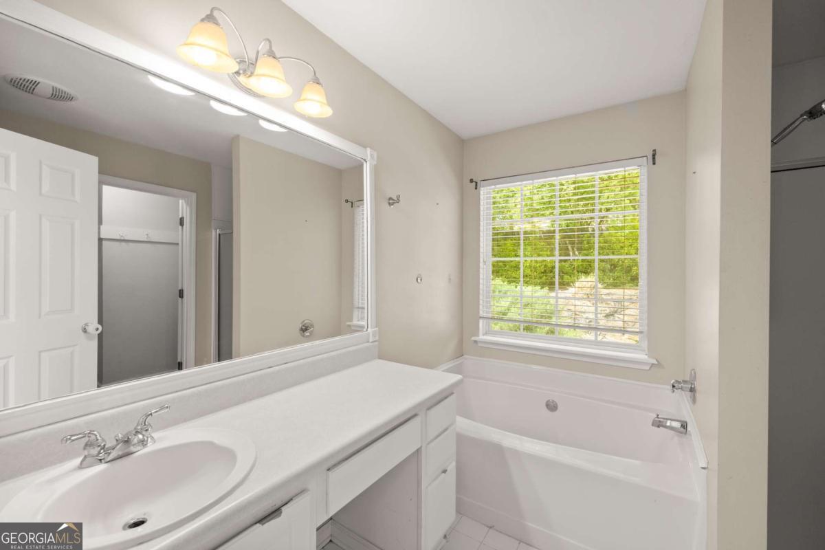 895 Charleston Court Property Photo 24