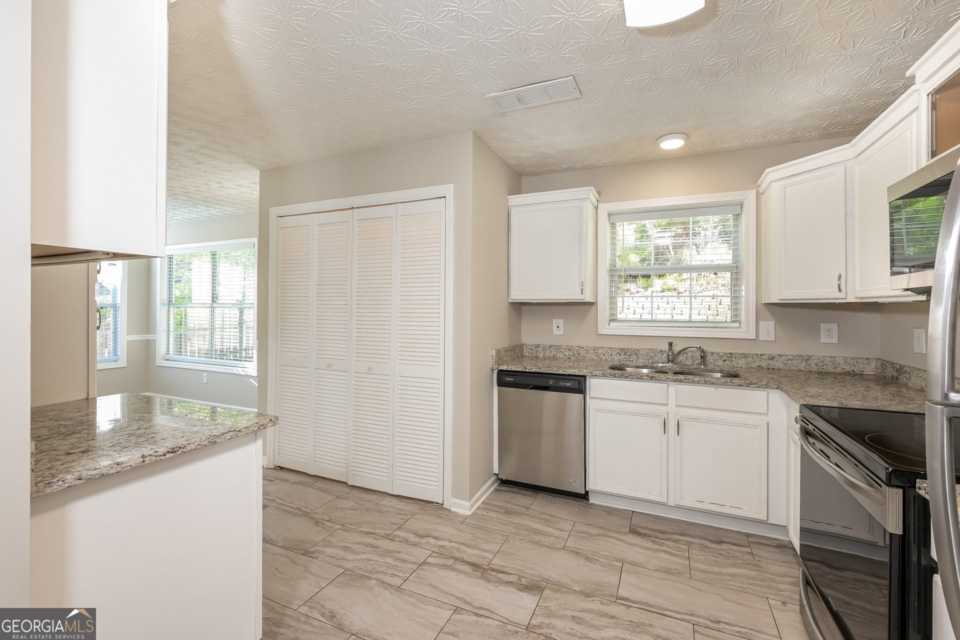 7161 Bowie Drive Property Photo 8