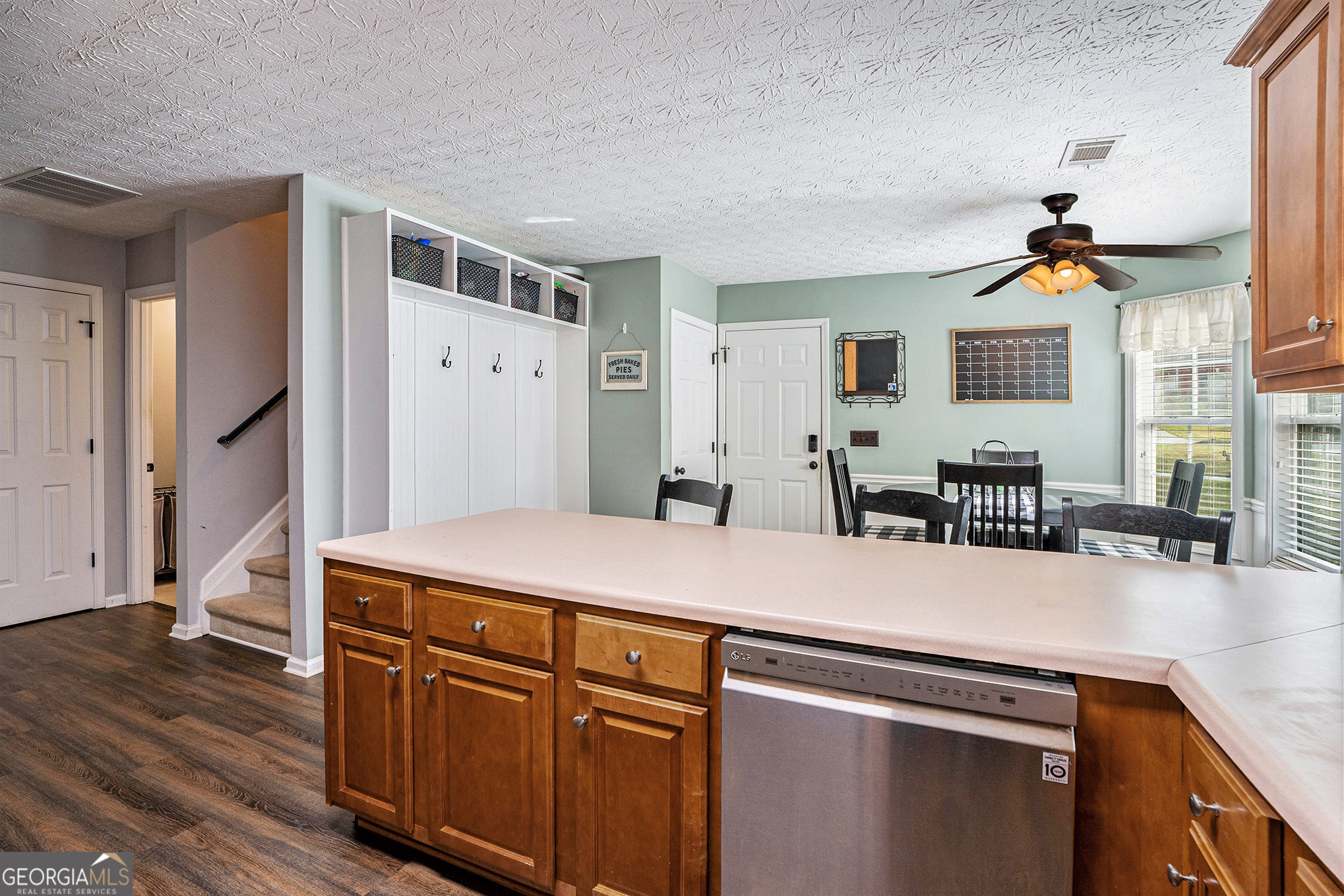 114 Bent Ridge Drive S Property Photo 11