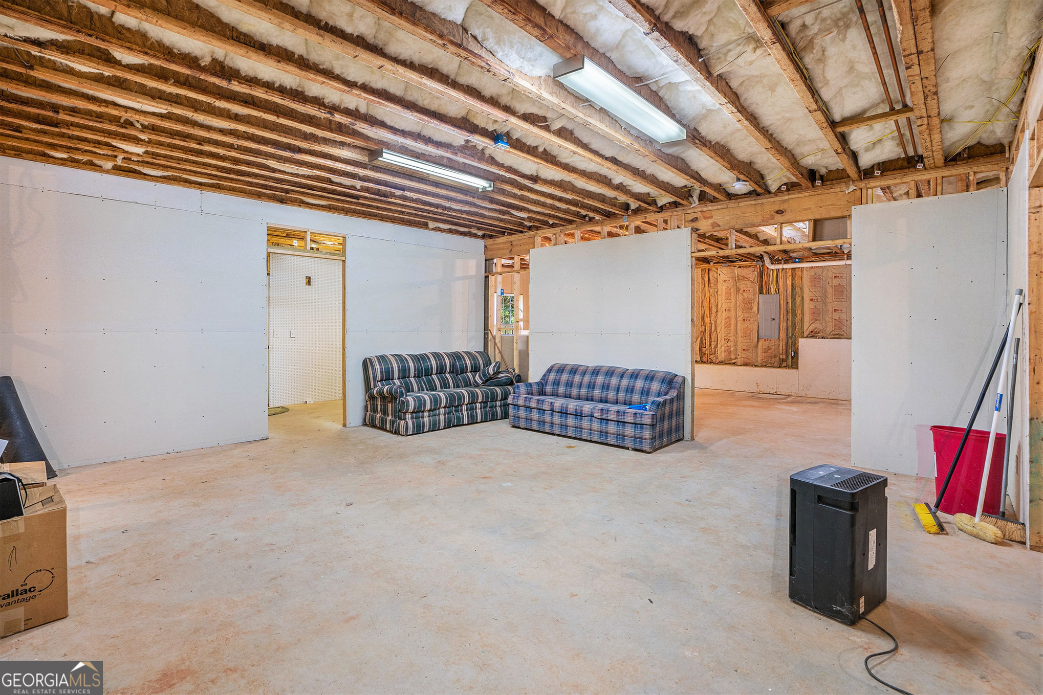 114 Bent Ridge Drive S Property Photo 27