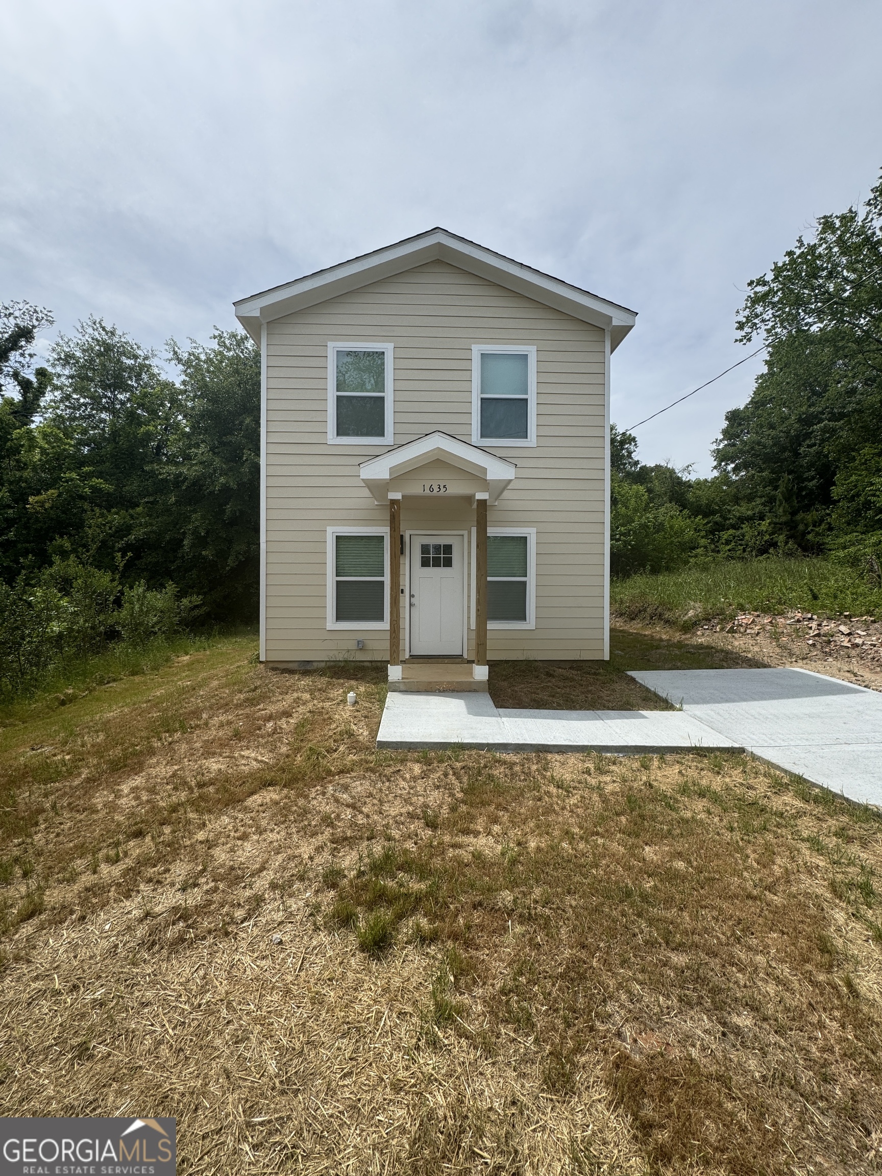 1635 2nd Street Property Photo 1