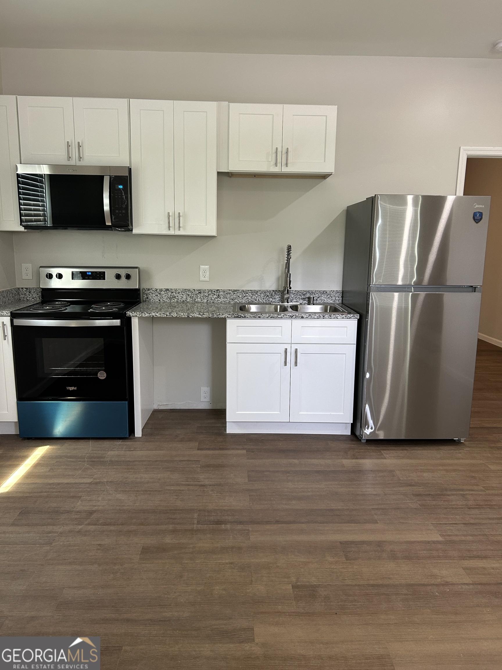 1635 2nd Street Property Photo 5