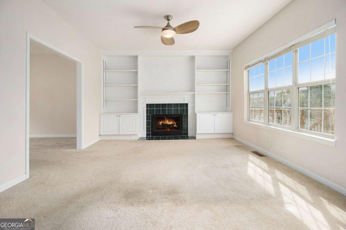 6028 Connaught Drive Se Property Photo 6