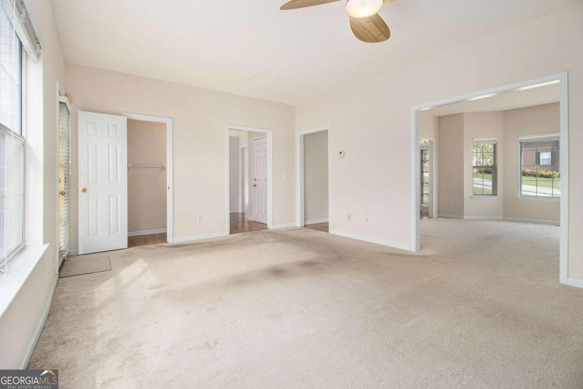 6028 Connaught Drive Se Property Photo 7