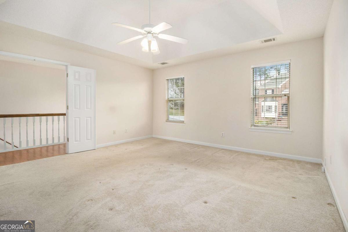6028 Connaught Drive Se Property Photo 15