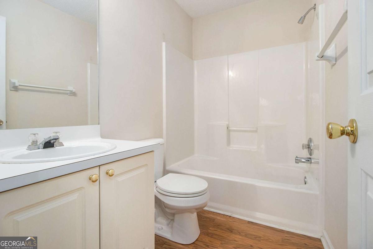 6028 Connaught Drive Se Property Photo 21